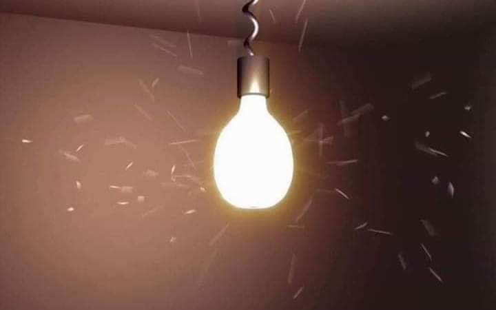 لا تبالي بالإنتقاد 
فالحشرات تهاجم المصابيح المضيئة دائماً ..😉