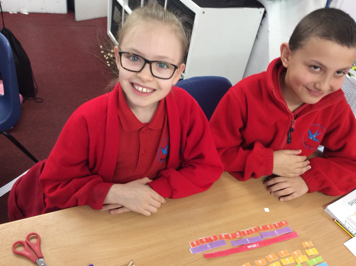 MaundeneSchool's tweet photo. This week Ravens have started learning about fractions. This morning we have been exploring equivalent fractions using concrete materials. We discussed our findings as a class. #maths #fractions #exploringmaths https://t.co/UjN4gKtmBJ