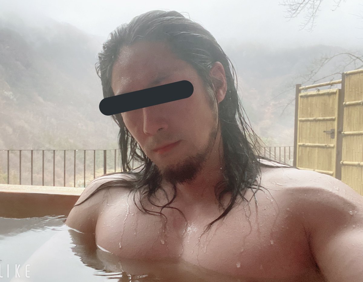 毒峰 V Twitter 先日のただの俺なんだが 温泉入ってから気付いた このシチュエーションは 山は良いぞ と 温泉に浸かっていれば を兼ね備えるな と思って撮った 背景が 一人で貸切風呂での普通の自撮りだから大丈夫そうな気はするけど ダメそうな時は消す
