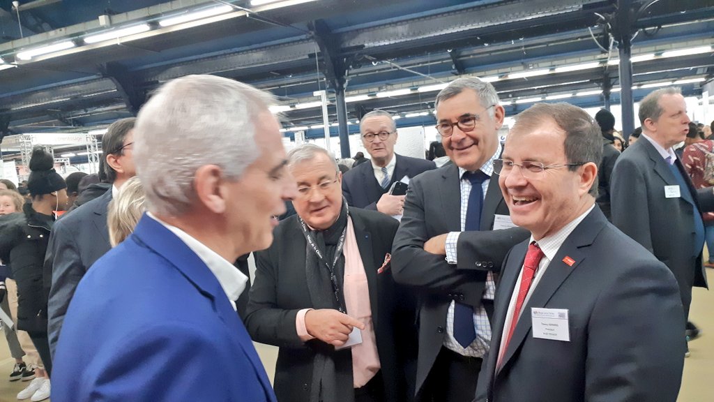 thierry_herning's tweet photo. Très heureux d'avoir accueilli le Député @Jean_LucFUGIT sur le stand @BASF au @VillageChimie ! https://t.co/j65dwmXy26