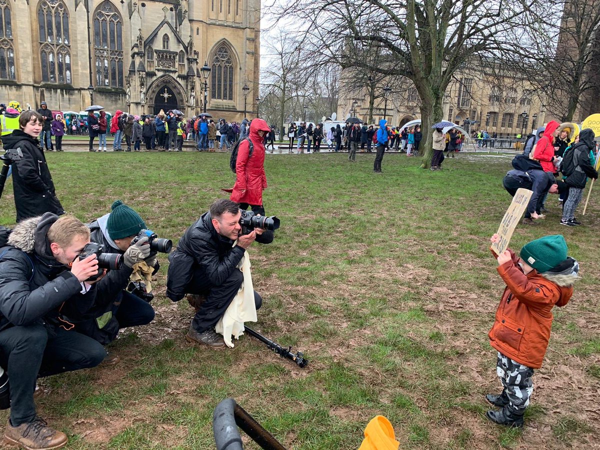 FoxSaidWhat's tweet image. Just my 2-year-old getting papped at the Greta Thunberg rally right now 😂.

His sign says ‘Less of a baby than Boris’. 🙌🏼😂🔥