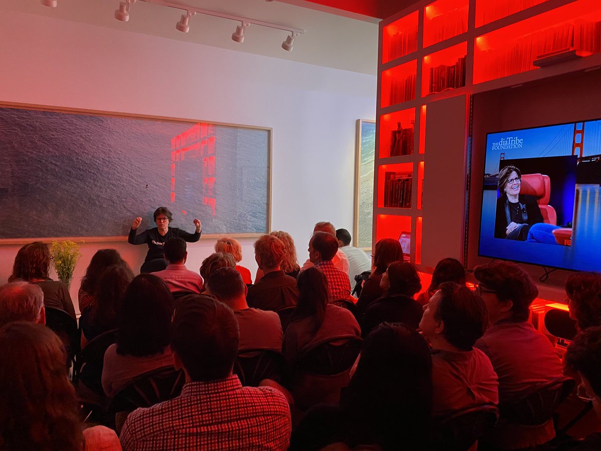 kellyclose's tweet photo. CPSLectures #133: @Recode CEO @KaraSwisher on Privacy+ Data. What an incredible start,deconstructing Carl Rashad Jaeger’s iPhone privacy settings -💯% silence. Later, to end, “The greatest thing in the world is to ask Qs. Asking Qs is to learn. Asking Qs is freedom” #cpslectures https://t.co/DB21z4jZ1C