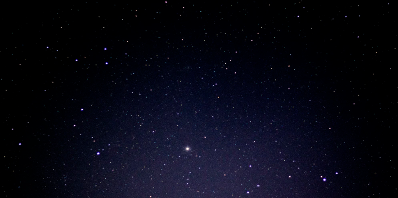 FoxHoundsHotel's tweet photo. Enjoy a deep sleep in our comfortable bedrooms under a sky where you can actually see the stars! ⭐⭐⭐

#devonhotel #greatnightsleep #devon #lovedevon #enjoydevon #discoverdevon https://t.co/aXFdXnyorZ