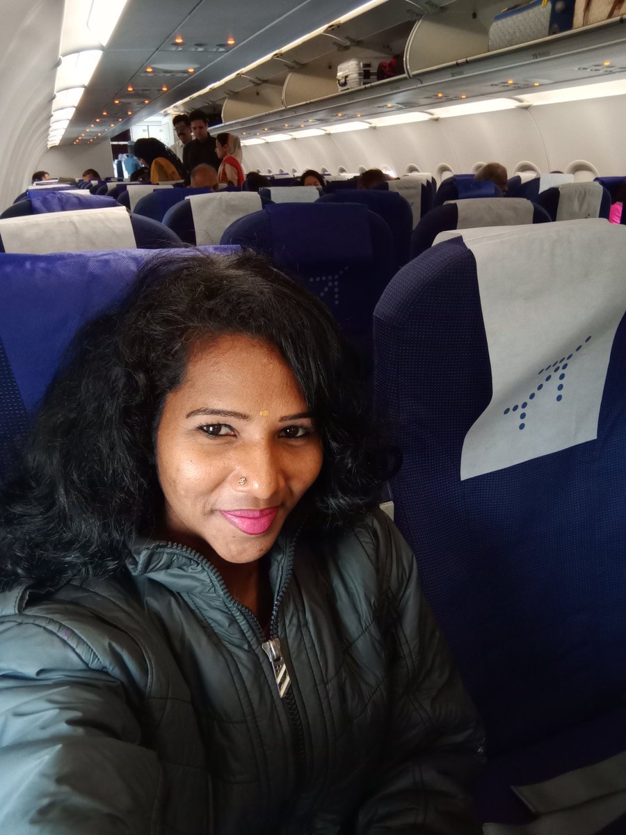 Poet_Manushi's tweet photo. உயரப் பறக்கும் ஊர்க்குருவி 🛫
#Flying_high
#delhi_trip https://t.co/aHQ2Gu47tj