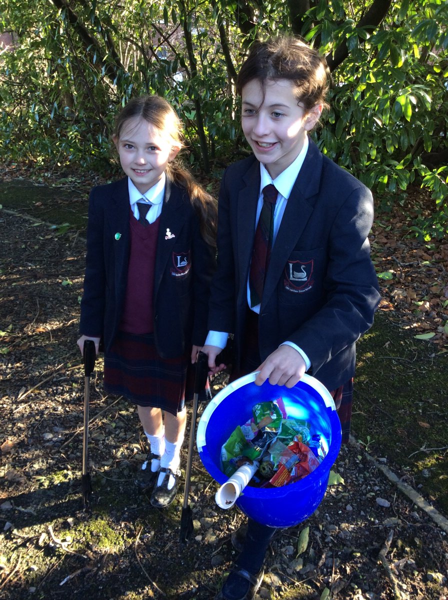 LeehurstSwanSch's tweet photo. Gardening and Wildlife club members went litter picking around the boundaries of the lower playground this week. They collected an abundance of rubbish which we believe passers-by may have thrown over the fences. #spingclean #makeadifference #ecowarriors https://t.co/FZGqHyvFMX