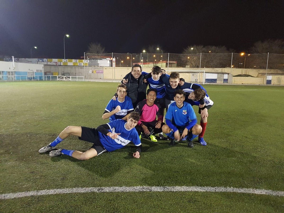 Hoy nuestro equipo de alumnos de #Bachillerato #StellaMaris se enfrenta al Santa Eugenia en la ⚽️ III Jornada de la #LigaInterparroquial de la Vicaria IV <a href="/ligainterparro1/">ligavicariaIV</a> . ¡Defenderemos la 1ª Posición 🏆 con uñas y dientes! ¡Ánimo campeones!  buff.ly/37ZTKzo