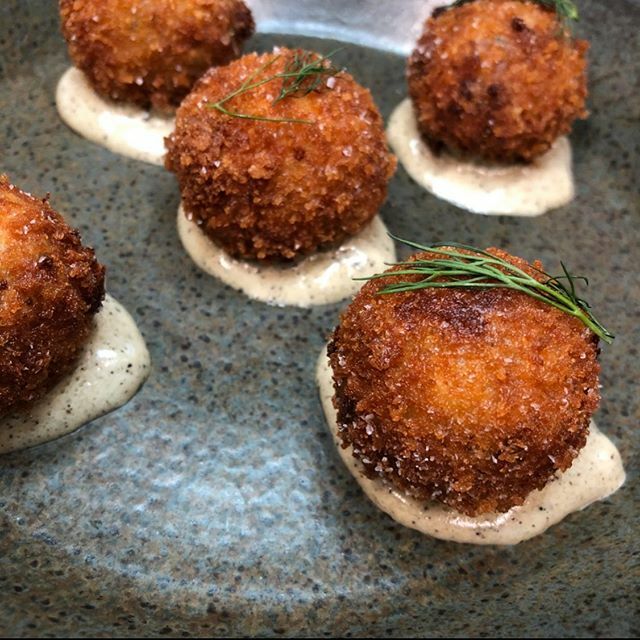 LibertyStBistro's tweet photo. 🍽 Happy Foodie Friday! 🍽
These Black Truffle Aranchini make us VERY HAPPY!
This dish is too tasty to share. .
Black Truffle Arancini
Parmesan aioli
🍷Paired with Domaine de Montrachet ‘Cotes du Rhone’ .
.
.
.
#arancini #truffle #blacktruffle #parmesan… https://t.co/R3b6uFerdQ https://t.co/nRbe87PNC8