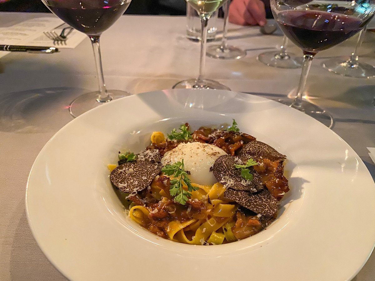 Still dreaming about the Wild Mushroom Fettuccine with shaved black truffle from our Feb. @scalewine dinner with Master Sommelier, <a href="/desiechavarrie/">Desi Echavarrie MS</a>. It's wine pairing was the 𝙄𝙣𝙨𝙥𝙞𝙧𝙖𝙙𝙤 from @keevervineyards, a family-owned and operated winery in Napa Valley. #MAWineClub
