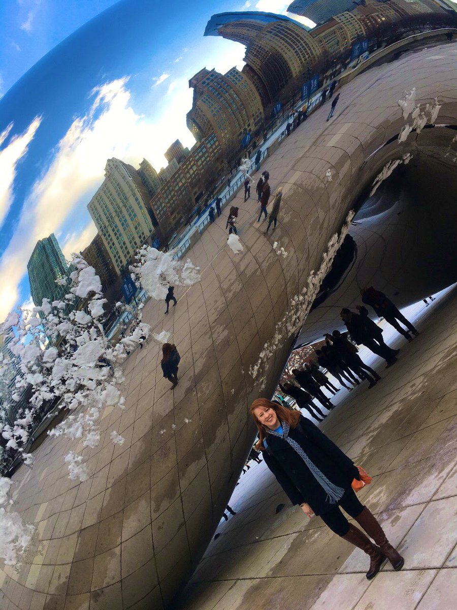 MarissaKubala's tweet photo. Out and about #exploringnewheights #Beansighting #smile #Chicago #happygirl #butcold https://t.co/rKowrQoALD