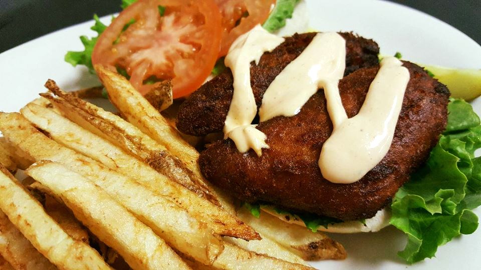 tipsyturtle_pub's tweet photo. π· Try our featured Stoudt Fish Sandwich for Lent π
#tipsyturtle #lent #lentmenu #FishFryFriday #fish #stoudt #fishnchips #vegetarian #Lenten #LentenSeason #LentenSeason2020 #Lent2020 #fishfry #friedfish #fishsandwich #eatlocal #lunch #dinner #Lunchtime https://t.co/rrYvelf9Ot