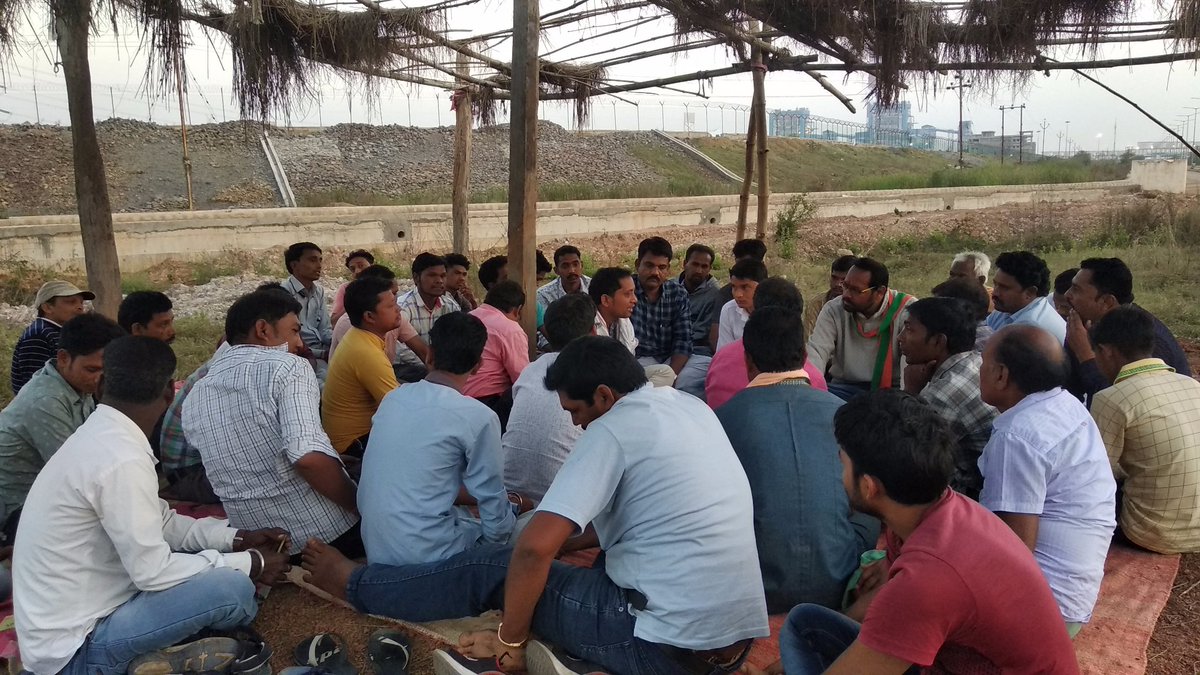 larasangharsh's tweet image. आज आगामी रणनीति के लिए हड़ताल चौक छपोरा में नवनिर्वाचित जनप्रतिनिधियों तथा भू-विस्थापितों ने अपनी मांगों और अधिकारों को लेकर एक महत्वपूर्ण बैठक का आयोजन किया और आंदोलन के क्रम को रणनीतिक गति प्रदान किया।
@bhupeshbaghel @ChhattisgarhCMO @ntpclimited