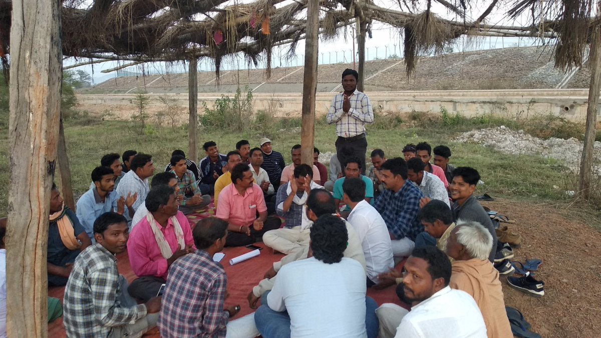 larasangharsh's tweet image. आज आगामी रणनीति के लिए हड़ताल चौक छपोरा में नवनिर्वाचित जनप्रतिनिधियों तथा भू-विस्थापितों ने अपनी मांगों और अधिकारों को लेकर एक महत्वपूर्ण बैठक का आयोजन किया और आंदोलन के क्रम को रणनीतिक गति प्रदान किया।
@bhupeshbaghel @ChhattisgarhCMO @ntpclimited