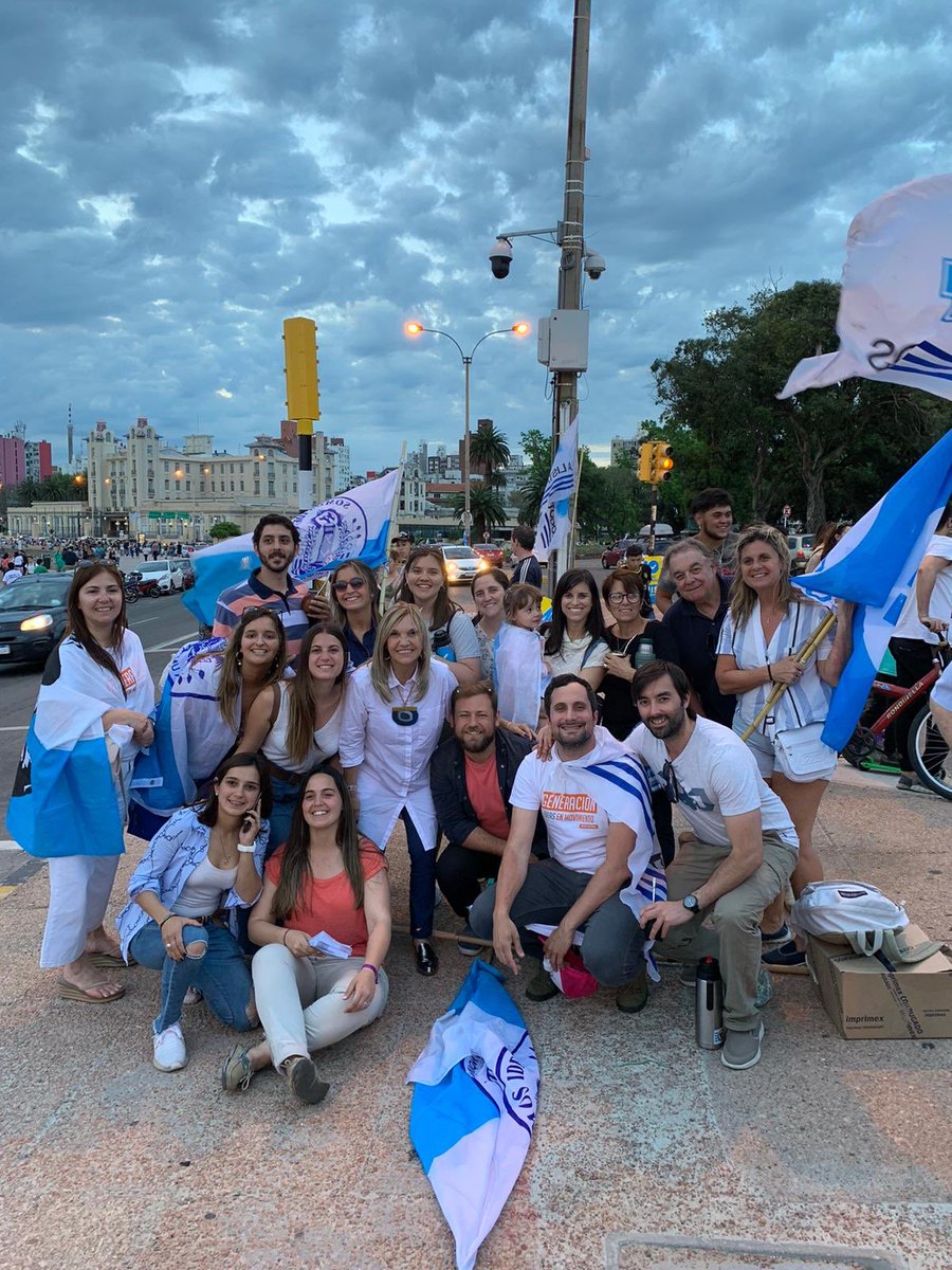 GENERACION_uy's tweet photo. Después de todo lo trabajado nos toca asumir la responsabilidad más grande: gobernar para todos y todas. 

Este domingo #AsumimosTodos #1M https://t.co/rwI9scgjNE