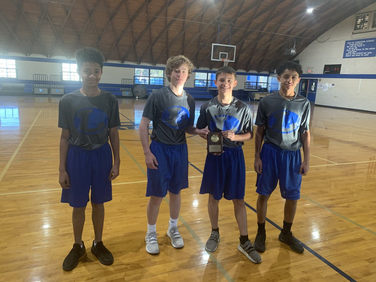 wdscott01's tweet photo. Earning the right to win, the 7th Grade Boy Badgers close the show at last nights Gatesville track meet by winning the 1600 meter relay.  "Badgers fight, Badgers win" #thinkbig.lisd https://t.co/35KIx9ZGX7