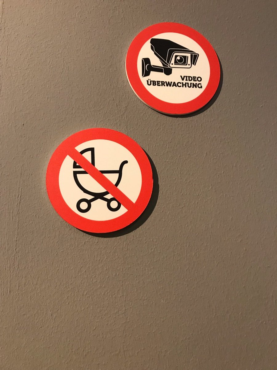 andirebmann's tweet photo. @der_mohikaner @Max_Leicht @legalinf Auch im analogen Bereich gibt es noch einiges zu tun #Festung #Hohensalzburg https://t.co/o9B84FawY2