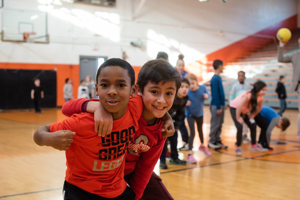 ParisSchoolsKY's tweet photo. Celebrating Student Success!
3rd Grade had a surprise game of kickball with superintendent @smccauley1287 this morning as a reward for showing the most growth in the school on their winter MAP tests! #parispride #healthyrewards https://t.co/frun7vpsZu