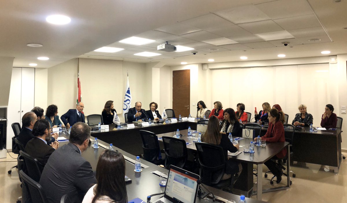 USJLiban's tweet photo. #EnDirect du #RectoratUSJ- Cérémonie de signature Fonds de bourses Maître Claudia El Hage, destiné aux étudiants de la #FDSP #USJLiban et aux étudiants ayant un projet entrepreneurial.
#AlumniUSJ
#FondationUSJ https://t.co/t09xfnByg2