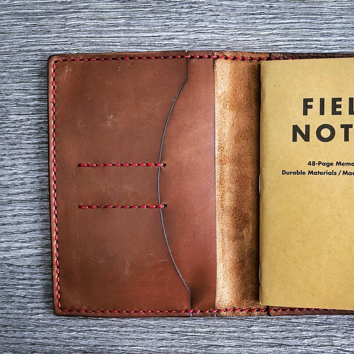 PocketRiders's tweet photo. For all your notes in the field.
**********************
#pocketridersleather #handmade #leathergoods #durablegoods #qualitygoods #saddlestitch #accessorios #cuero #hechoamano #everydaycarry #travelessentials #funda #libreta #fieldnotesbrand #fieldnotescover #pensleeve #crosspens https://t.co/LxdutgresQ