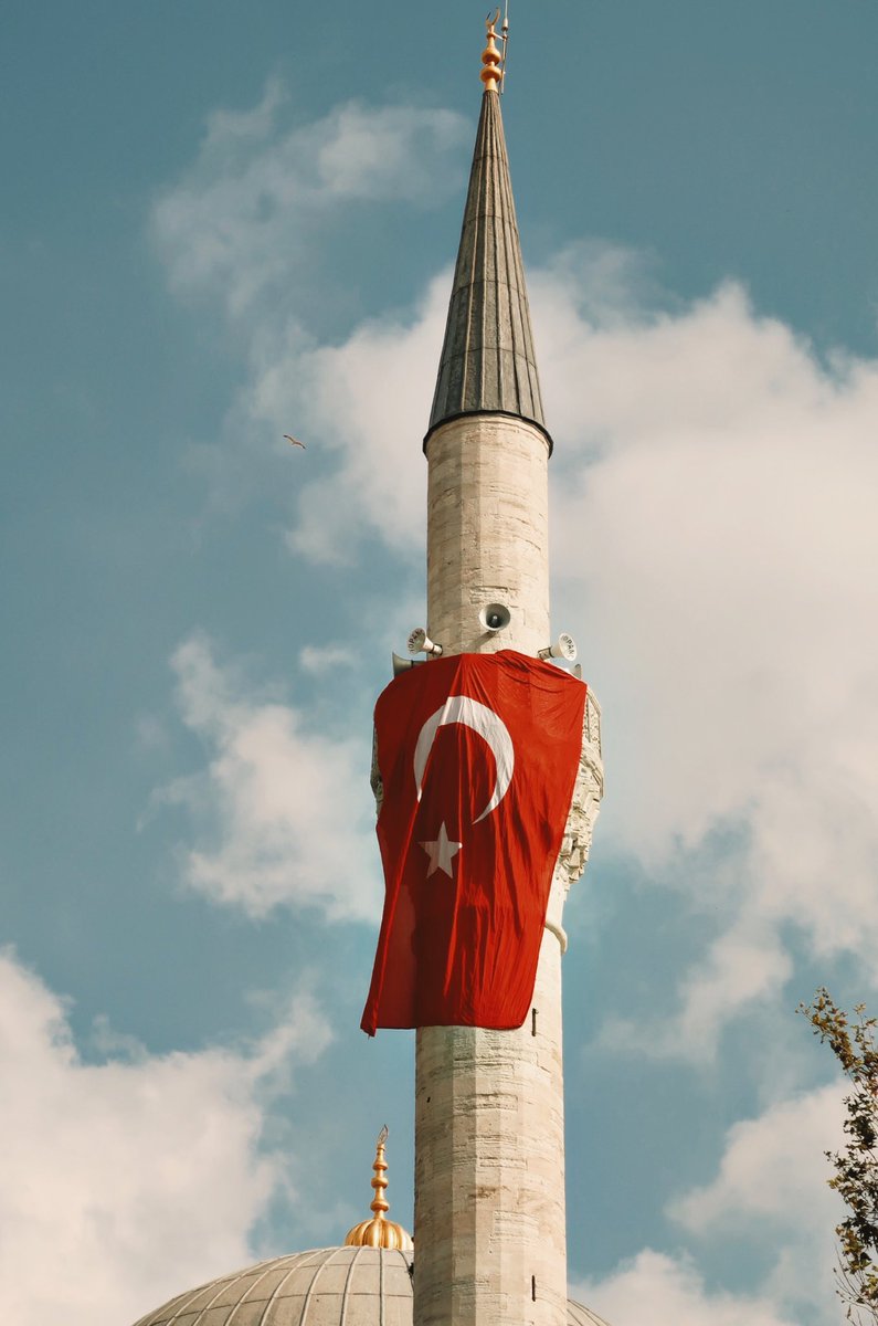 Bu vatan bölünmez 
Bu böyle biline❗️