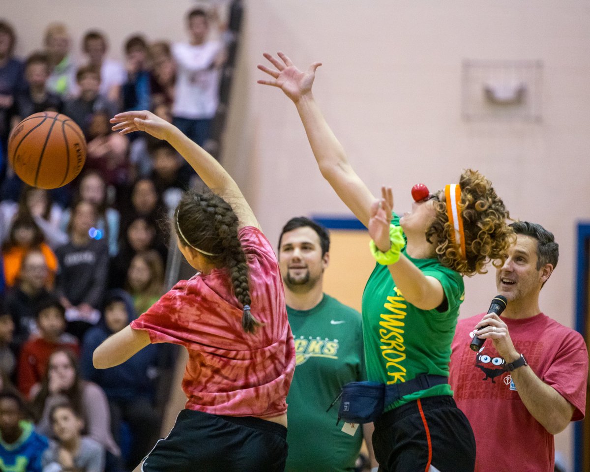 #hoopsforheart 🏀♥️ Not sure who had more fun <a href="/WISRocks/">WWS Intermediate</a> #wwsALLin