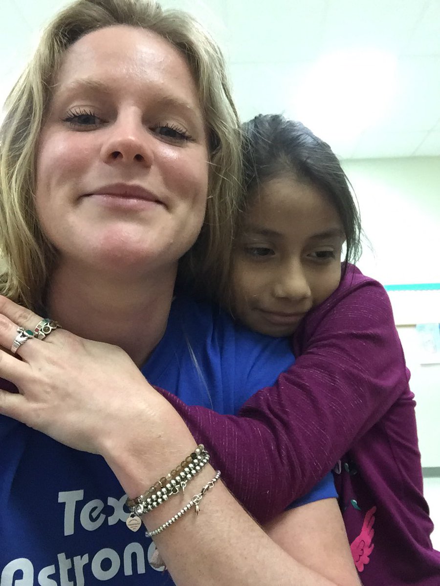 HeyItsMissW's tweet photo. Been chatting with parents of past students, sniffling &amp; missing each other. 
I looked back and here are some of my favorite📸📸. 

1. My kind, gentle girl w/ huge dreams✨
2. My loving learner &amp; business girl
3. My sweet mathematician brothers
4. My one who made me the student😌 https://t.co/AD2BCzZX8t