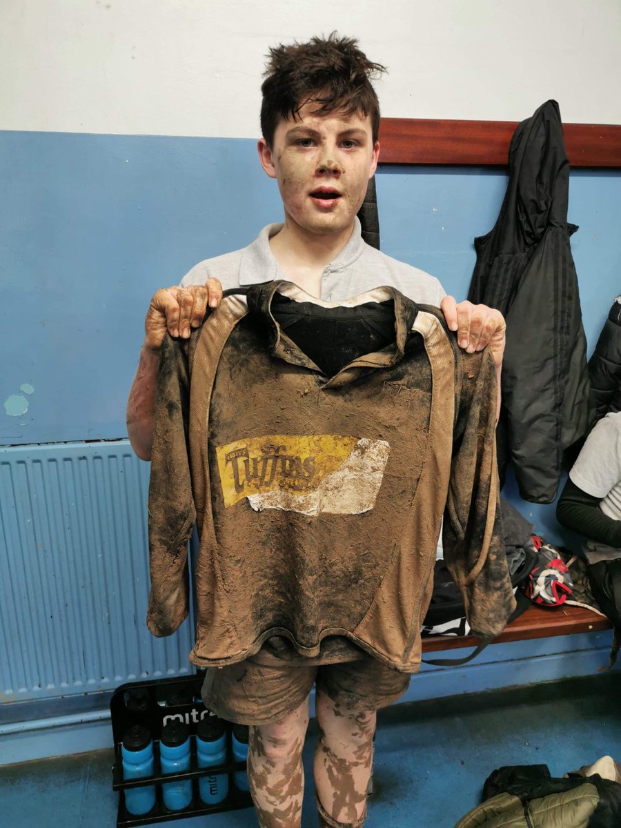 AGHyddgenPE's tweet photo. Llongyfarchiadau i fechgyn blwyddyn 7 ac 8 yn erbyn Llangefni heddiw. Canlyniad ffantastig wrth iddyn nhw ennill 27 - 0. 🌟 y gem oedd Morgan Harding gan sgorio 4 cais!! Da iawn ti! https://t.co/kjLAx6DHBT