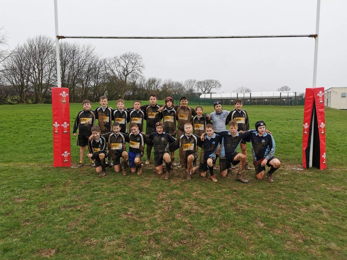 AGHyddgenPE's tweet photo. Llongyfarchiadau i fechgyn blwyddyn 7 ac 8 yn erbyn Llangefni heddiw. Canlyniad ffantastig wrth iddyn nhw ennill 27 - 0. 🌟 y gem oedd Morgan Harding gan sgorio 4 cais!! Da iawn ti! https://t.co/kjLAx6DHBT