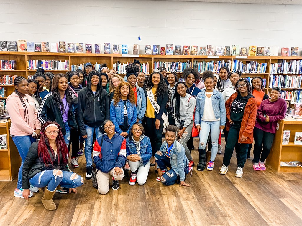 gbelindamartin's tweet image. Brianna Mason, @MissAmericaTN, came to speak at @BHS_Excellence this morning! She talked about the importance of sacrificing to reach your goals and even inspired some of our girls to consider running in the future! What a role model. 

#OppZoneWins20 #BHSExcellence
@HCSOppZone
