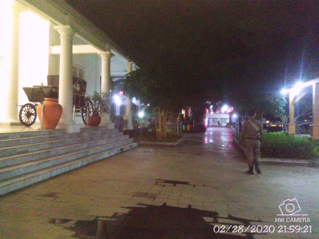 Kegiatan satpol pp malam ini, melaksanakan patroli malam rutin, di sekitar kawasan kota sadang dan sekitaran setda
<a href="/ratna_anne/">anne ratna mustika</a> <a href="/DediMulyadi71/">Kang Dedi Mulyadi</a> @BKPSDM_PWK <a href="/DiskominfoPWK/">Diskominfo Purwakarta</a> <a href="/InspPwk/">INSPEKTORAT DAERAH</a>