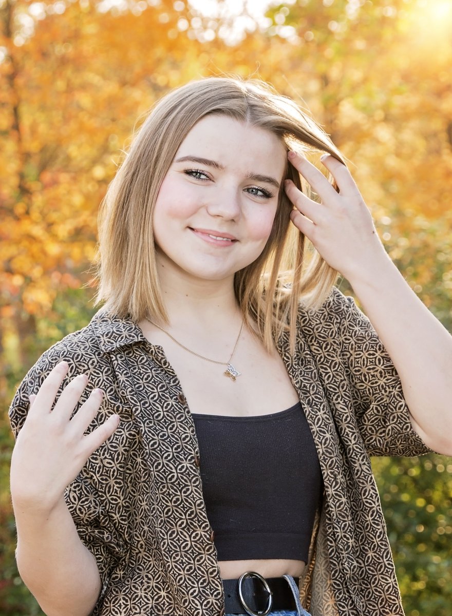 Debography's tweet image. Today's bonus edit - Paige ❤️
I just loved this photoshoot, we laughed all afternoon!  #Debography #Seniorologie #Classof2020