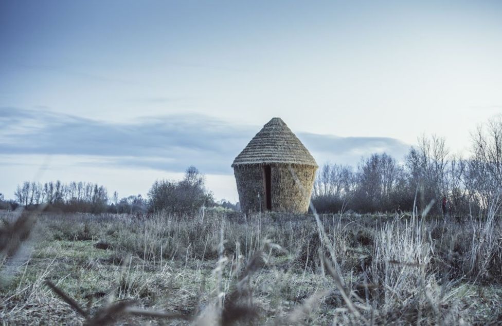 murfitttj's tweet photo. Wow, this looks amazing. Apparently commissioned by #WysingArtsCentre and built by Heather Peak and Ivan Morison from #StudioMorison (New Geographies), and supported by #ArtsCouncilEngland and the #NT https://t.co/djddjg3nNK it looks like a giant Iron Age round house. https://t.co/ttZ5PrUpQP
