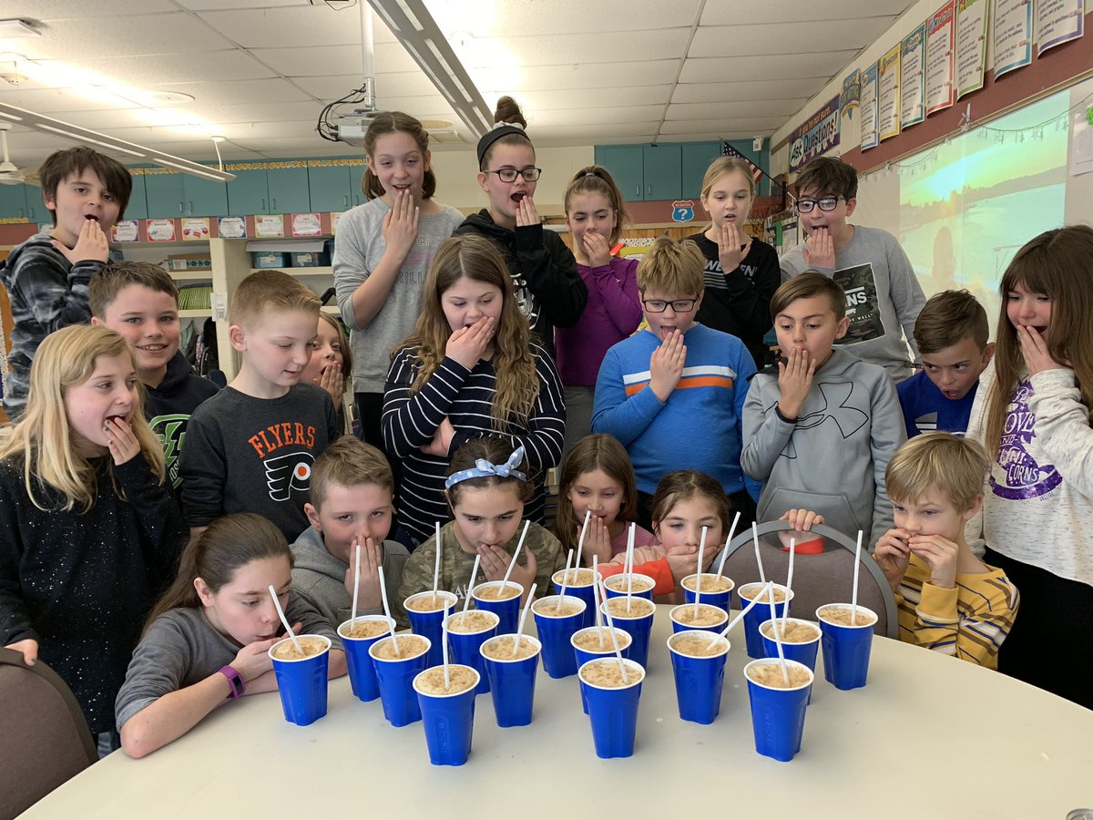 cbterrithompson's tweet image. A sweet treat during our matter assessment! #solidliquidgas #rootbeerfloats @CBGaymanES