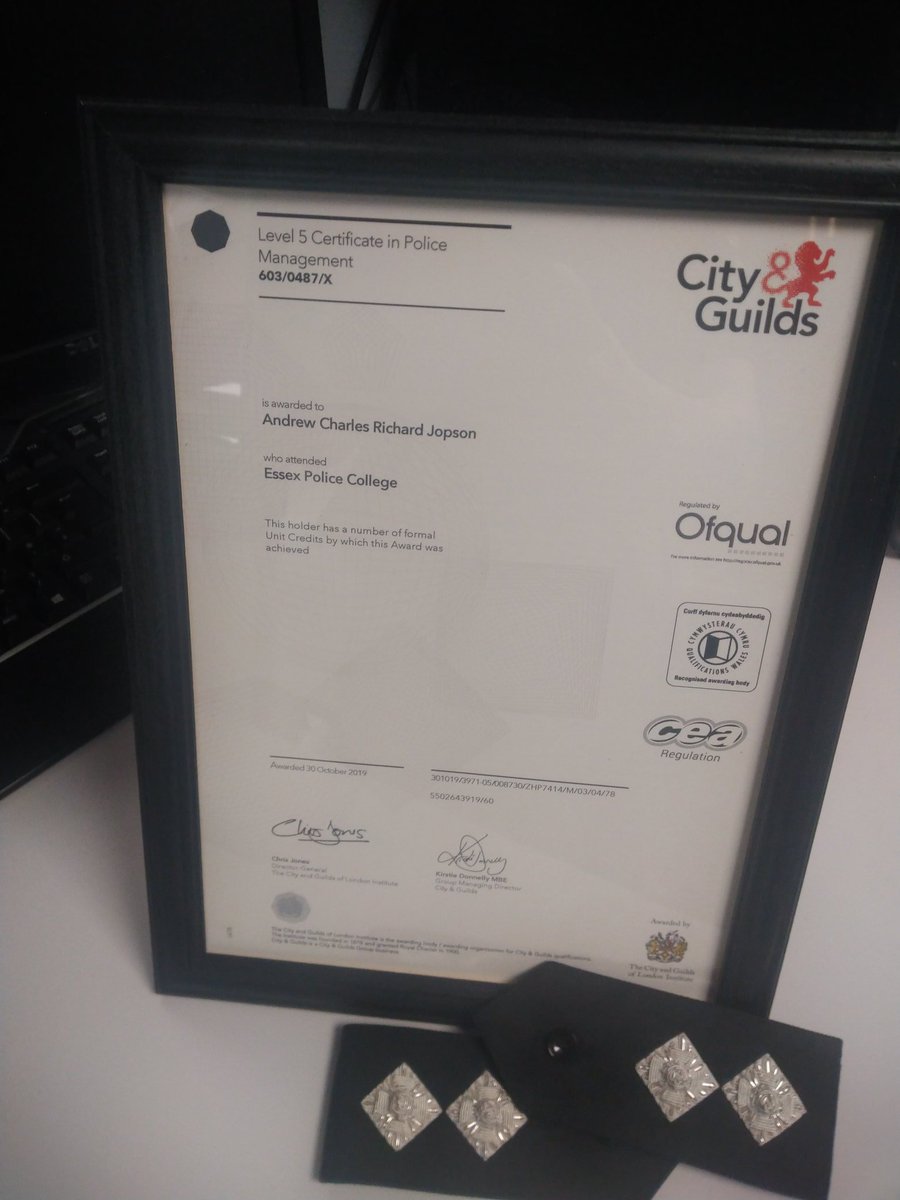 Southend_LPT's tweet photo. Really good to receive Ceremonial Epillettes &amp; Certificate from @SuptBonnieMoore today. Hard work pays off people! #southendLPT #EssexPoliceUk #Southend #fitsthebill #newdecadenewjoiney https://t.co/uxUaFapx5D