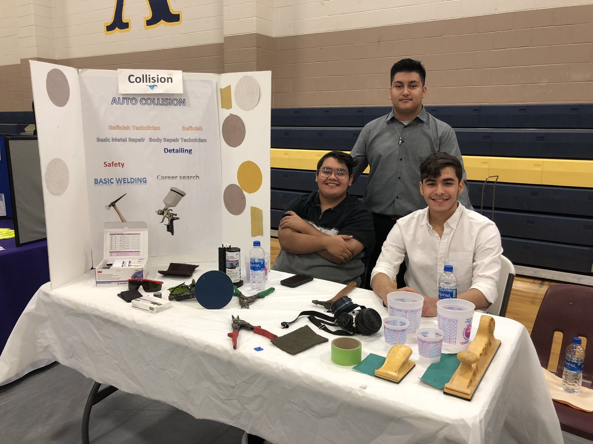 MemorialCTE's tweet photo. CTE students at @cobras047 Cathey MS Career Fair @Pride_Mustangs @BeccaBechtold @McAllenISDCTE #misdctetweets https://t.co/eCiDBTnLgS