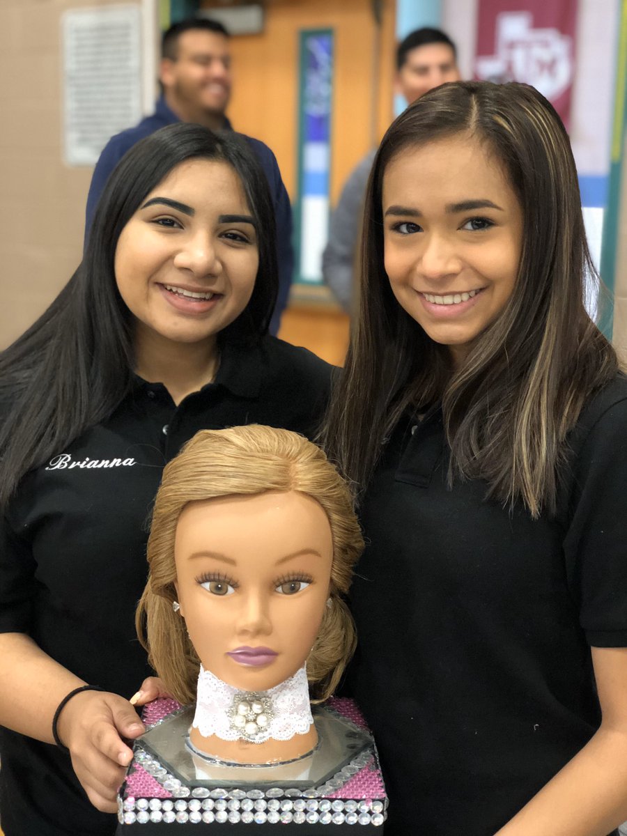CTE students at <a href="/cobras047/">Cathey Middle School</a> Cathey MS Career Fair <a href="/Pride_Mustangs/">Pedro Alvarez, Jr.</a> <a href="/BeccaBechtold/">Rebecca O. Bechtold</a> <a href="/McAllenISDCTE/">McAllen ISD CTE</a> #misdctetweets