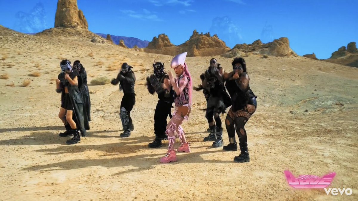 NRGeticDiabetic's tweet photo. Gaga made better use of the Knights of Ren than J.J.!!! https://t.co/svXrutUHt5