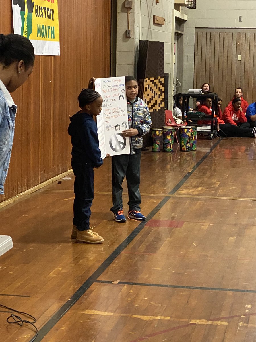 moddem1390's tweet photo. Our Class of 2030 Dr. King Scholar reading “America’s Greatest Farmer” and “Go to the Back Rosa Parks” led by Ms. Harriott our 2nd grade parapro! @ElemScsd #SchoolofExcellence #BlackHistoryMonth2020 https://t.co/XRALKX8X1m