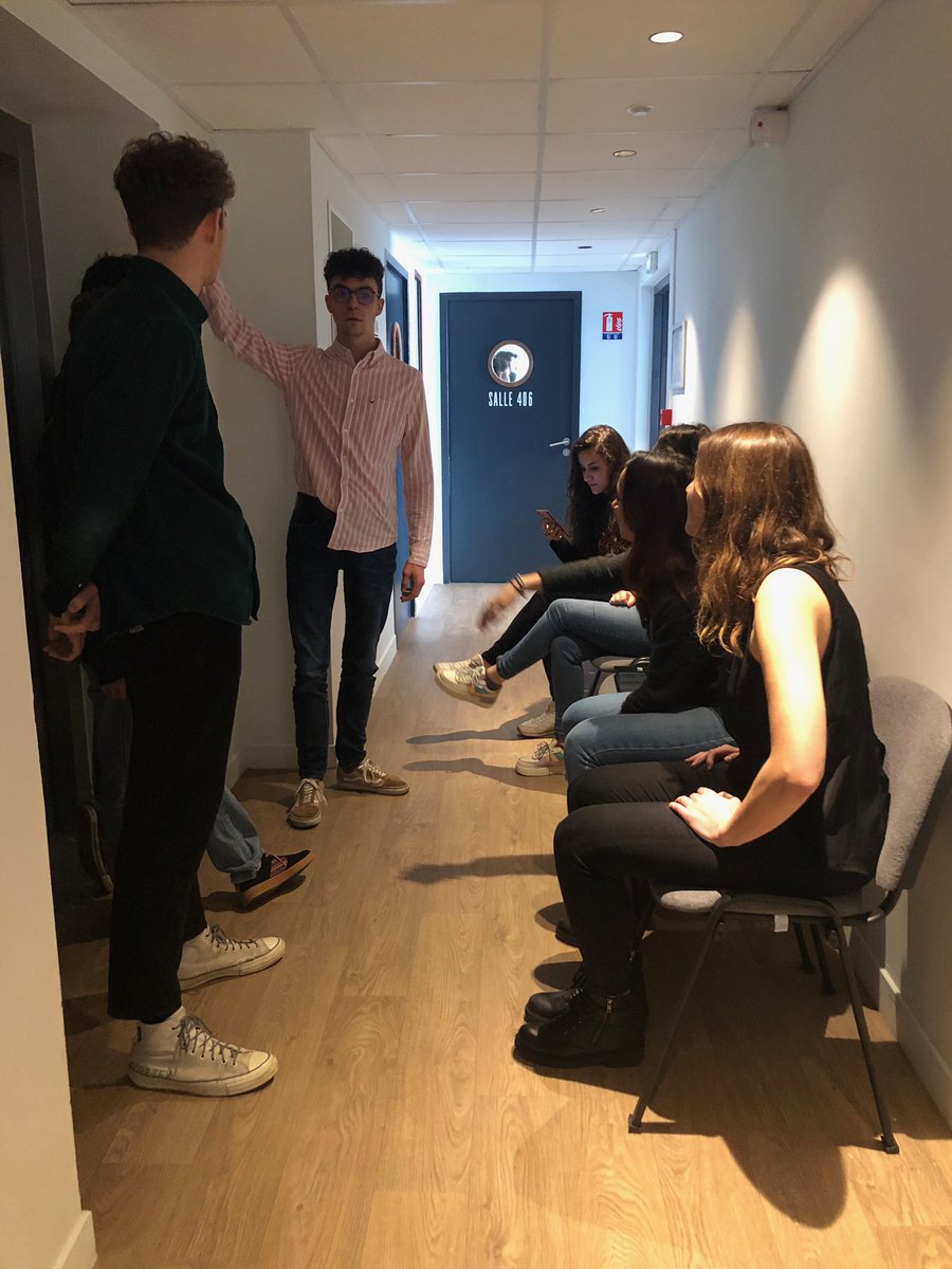 Nad_Alves's tweet photo. #HackForGreenImpact ♻️ (suite) Pendant ce temps là ... pour certains étudiants @ECV_Digital_Bdx en attente de passage les minutes paraissent bien longues ⏳
👉🏼répétitions et calages des pichs on process ... F.O.R.C.E ‼️ #MayTheForceBeWithU
#ecvdigitalbordeaux #webresponsable https://t.co/W57YLgImVX
