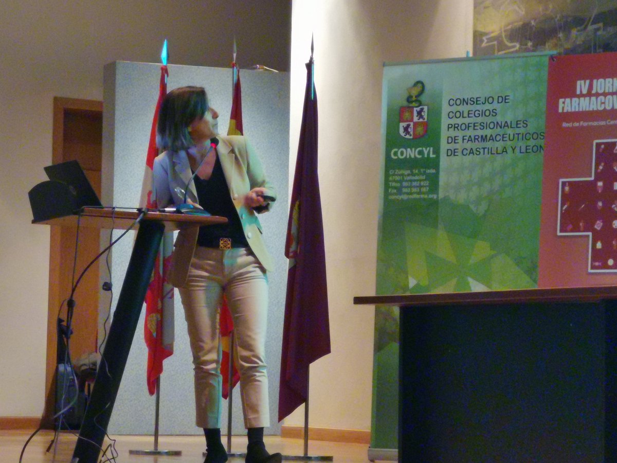 COFLeon's tweet photo. La contadora del #CONGRAL @CristinaTiemblo nos habla de la importancia de la comunicación y el registro de datos y la coordinación de las #farmaciascentinela de la #redcentinela para la mejora de la calidad de la #farmaciasistencial #centinelacyl https://t.co/Uw9XoEKQUm
