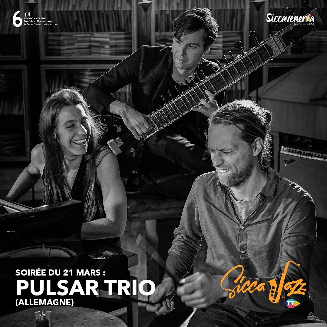 ◘ Pulsar Trio (Allemagne) | Première partie
 
 🕰️21 Mars | Scène sous le chapiteau, La Kasbah | 20h
 💸Profitez des 🐦Early Bird 🐦 disponibles actuellement :) => bit.ly/39Z01fY
💸Ticket : ZA: 40 DT, ZB: 30 DT
Avec #KennedyAdministration (#USA) en deuxième partie