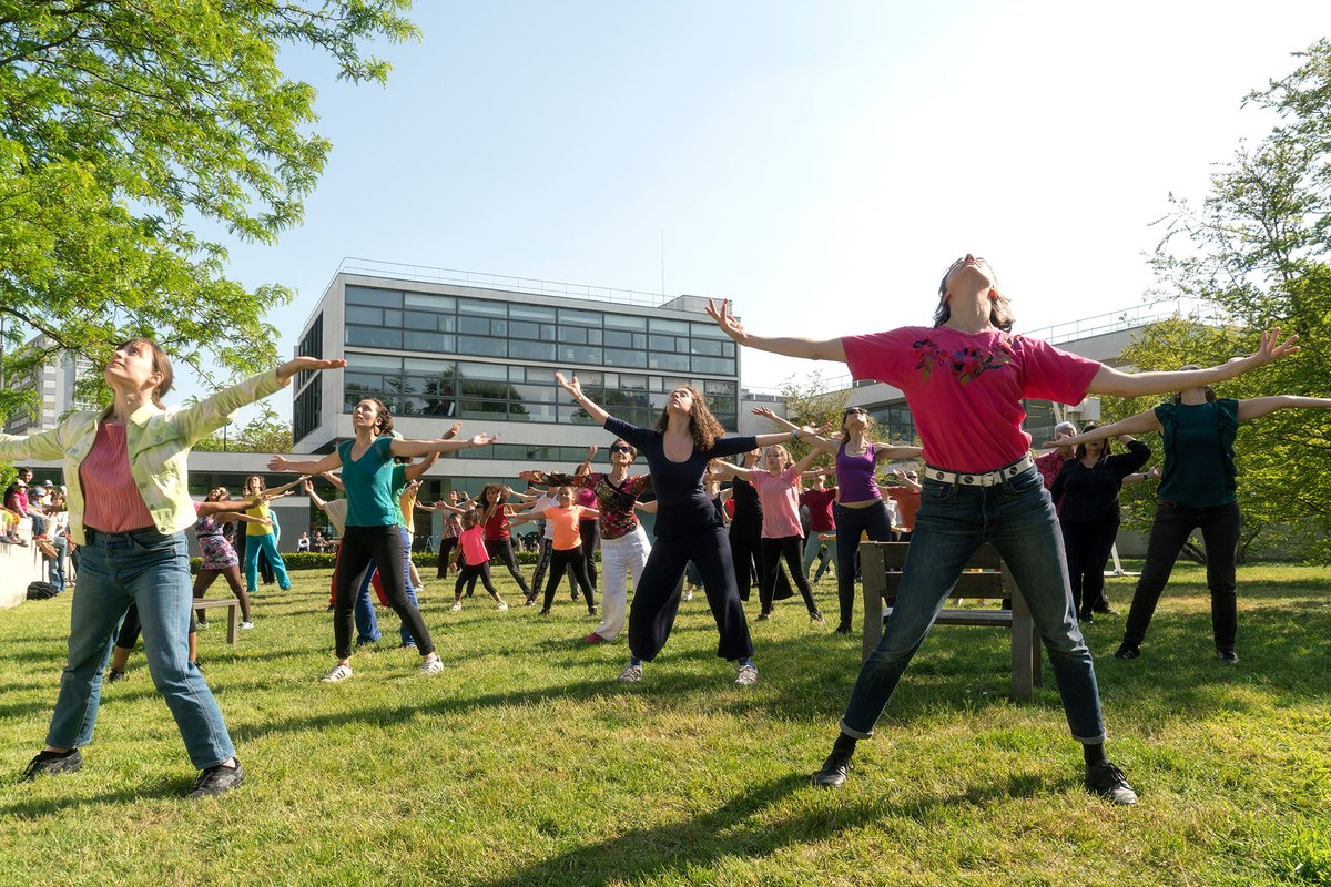 CarreauDuTemple's tweet photo. 📣 APPEL À PARTICIPATION 📣
La chorégraphe Valeria Giuga recherche 60 volontaires pour participer à "We are dancing" les 4 et 5 avril 2020 ! C'est gratuit, ouvert à tous et à partir de 11 ans 😀 #danse #atelier
⚠ Inscription avant le 10 mars
▶ Infos : https://t.co/ExxVjjfBk4 https://t.co/8zQVL3xuT4