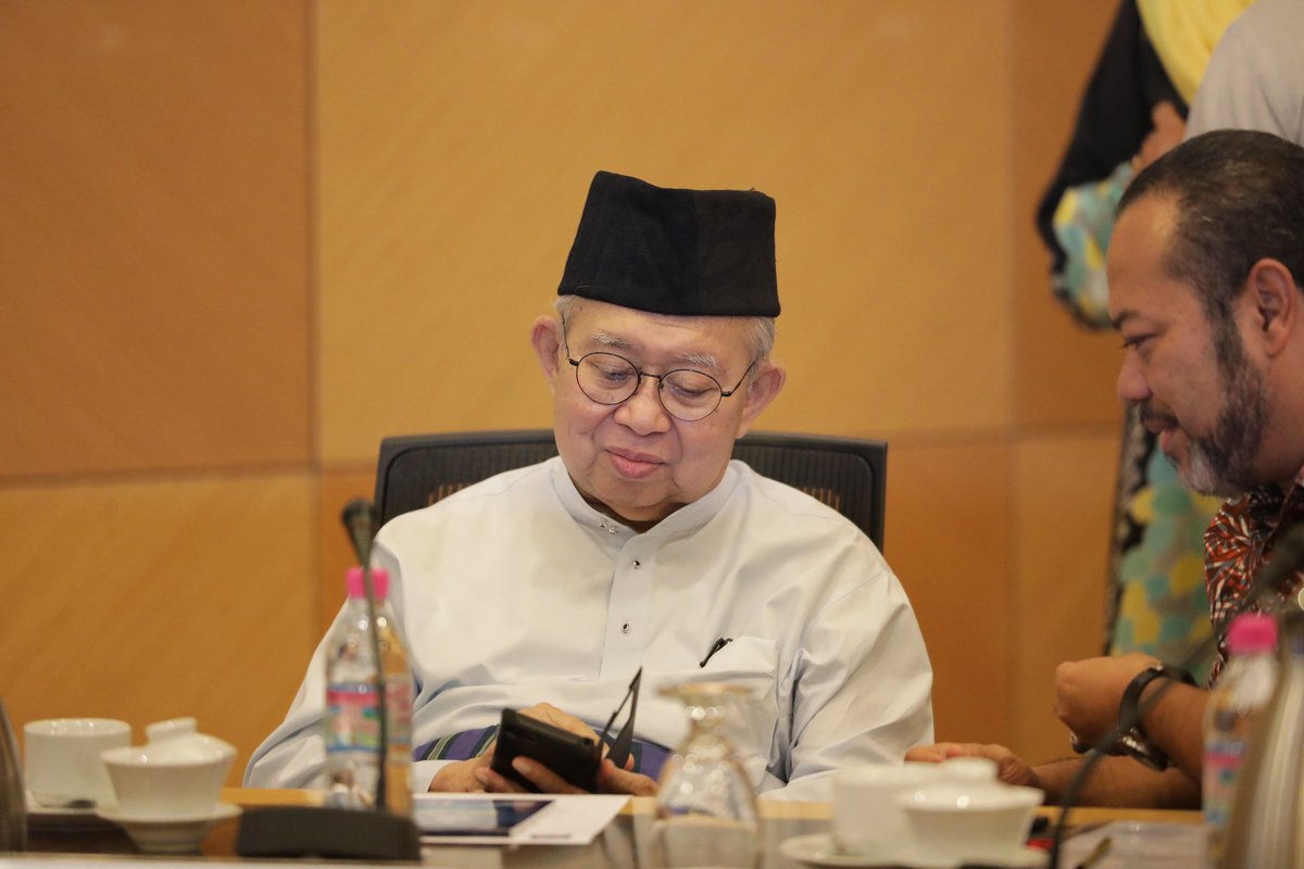 tengkurazaleigh's tweet photo. Tetap bertenang dan teruskan berdoa.

Semoga sinar yang gemilang dapat kita gapai bersama demi tanah air tercinta ini. https://t.co/44UbPcHjGG