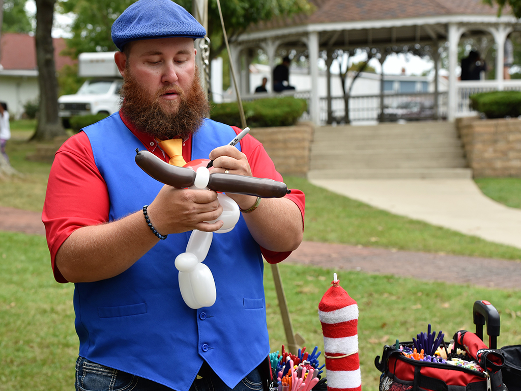 2020 Lyndhurst Home Day Celebration
September 11th, 12th, and 13th 2020
bit.ly/2TUQp1a

Check out the full roster of entertainment here!