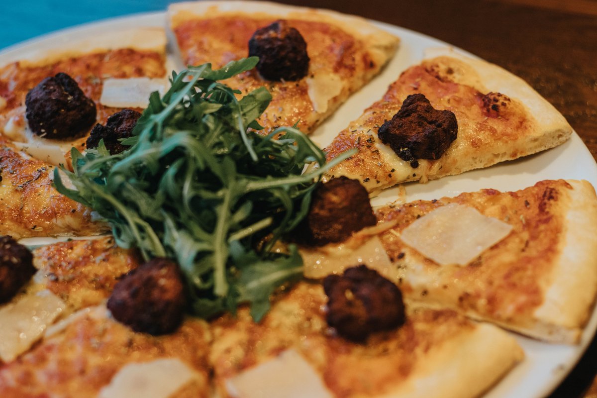 ★ PIZZA &amp; PROSECCO FOR £20 ★

A whole pizza and a bottle of prosecco for just £20 - the perfect deal for date night! 🍕🍾

EVERY FRIDAY | 5-9PM