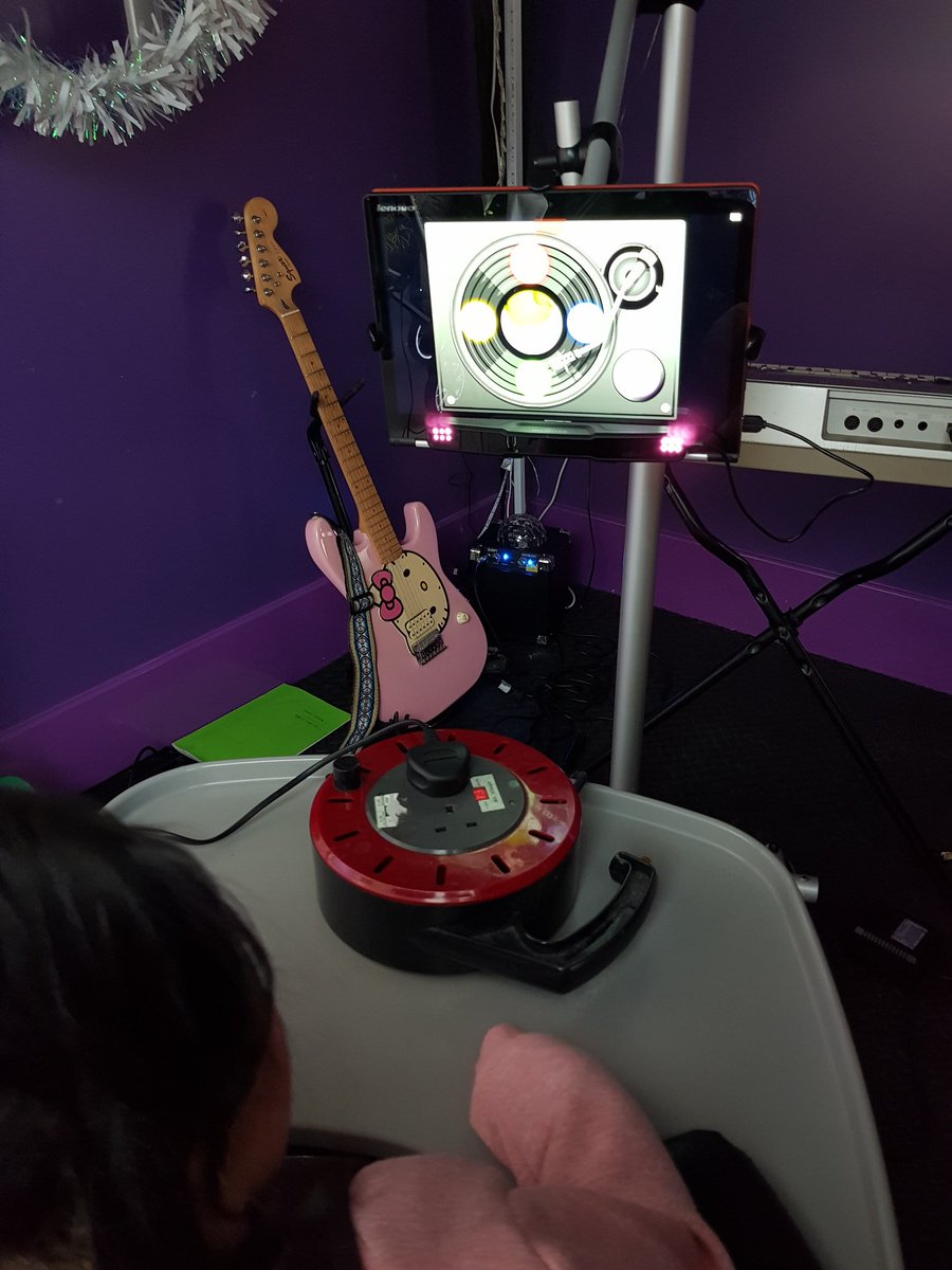 1_forget's tweet photo. #MyHeartSkipsaBeat
Great session @MaesEbbwSch this week. We explored #expressivearts via #eyegaze. Pupils jammed along to the songs of #OllyMurs and #theJungleBook, using #looktolearn to explore concepts of #causeandeffect, #turntaking #switchwork.
@artsed_wales
@Arts_Wales_ https://t.co/WP7xnwcB2p