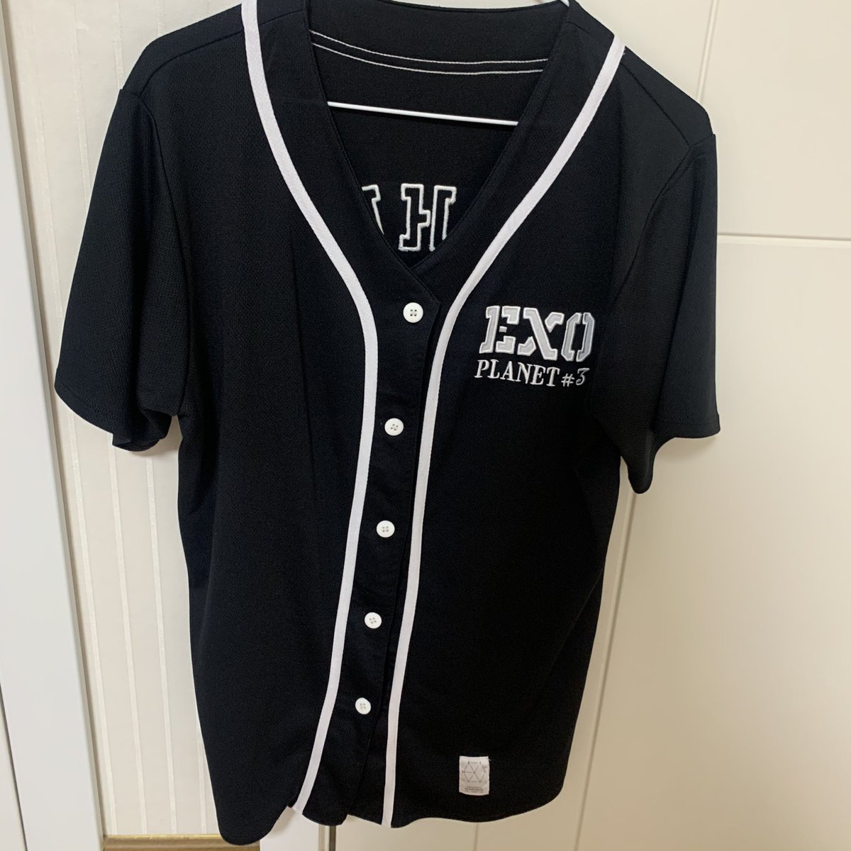 wogml112's tweet photo. 세훈 한국 일본 유니폼 일괄양도 합니다

자세한건 타래로

#엑소 #exo #세훈 #sehun #양도 https://t.co/28FKq9FbNi