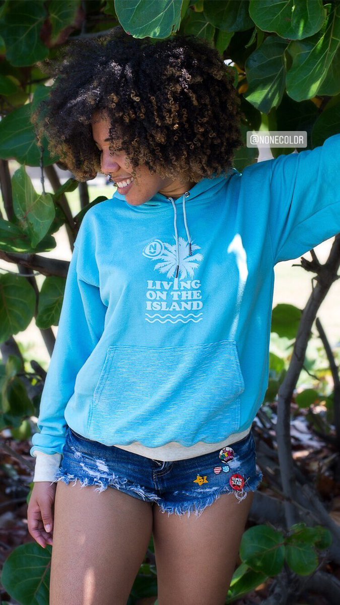 NONECOLD's tweet photo. 🌴 Living On The Island Hoodie.

💙 Edición Limitada

#NONECOLD #LivingOnTheIsland #Hoodie #Ootd #Hoodies #RD #StreetWear #StreetStyle #Menstyle #StreetStyleLook #MensFashion #NY #NYC #Style #NYStyle #Comfy #Organic #ComfyClothes #Girl #WomensWear #WomensFashion #SantoDomingo #RD https://t.co/nOJfuqcl0F
