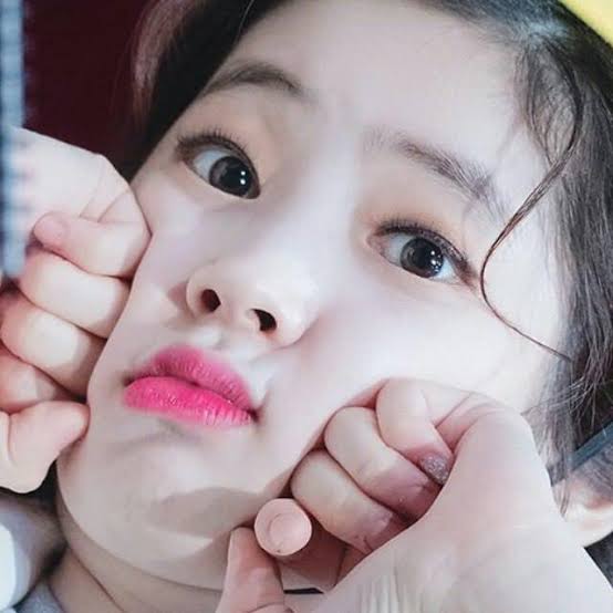 kdahyyn's tweet photo. Propil baru sblm hiat TT, kiji mau hiat dl y gaise buat bbrp hari. jgn kgn kiji h3h3 #FotoProfilBaru https://t.co/8FKwPIMmmM