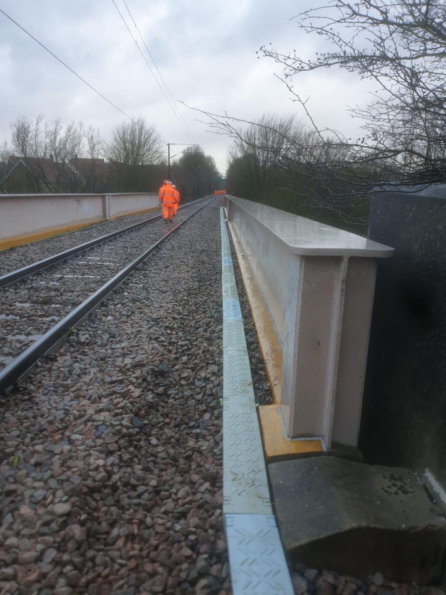 During the recent Storm Ciara one of our clients, RCU Solutions, installed a cable route between Signalling LOCs to house a new power cable. 

They used our ArcoSystem raised troughing for the job, which was carried out on a new route near Braintree in Essex. 

Great job 👍 #rail
