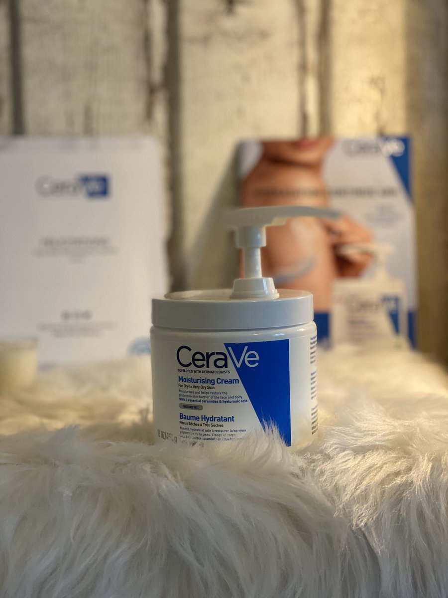 yanikarpediem's tweet photo. Le soin @cerave_fr Baume Hydratant
Encore un soin très efficace.
Je recommande vraiment ce baume pour les peaux sèches car ma peau s’est nettement améliorée grâce à ce soin.
@sampleo_france #test #soin #hydration #baume #seche
#Hydratationcontinue
#Cerave
#mercipourmapeau https://t.co/jQKzbualBL
